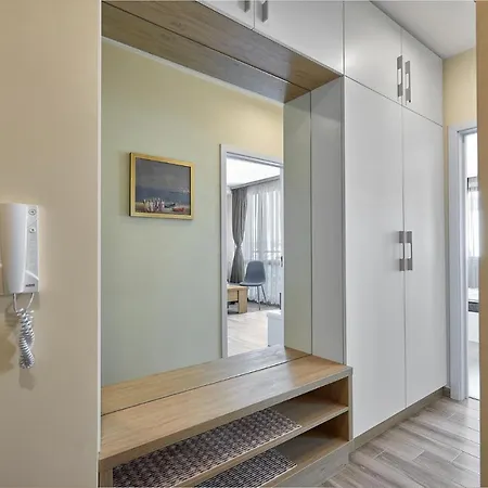 Romance & Free Parking בורגאס