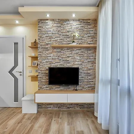 Romance & Free Parking בורגאס