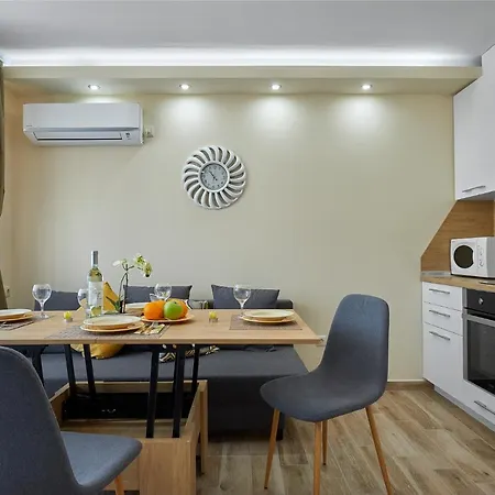 Romance & Free Parking דירה